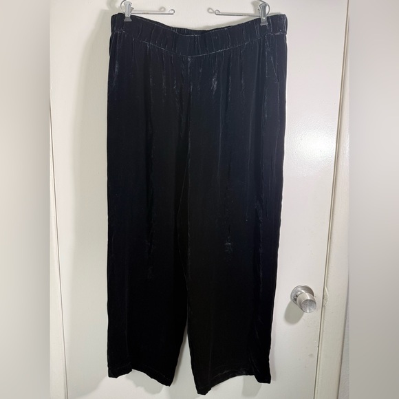 Eileen Fisher, Black crushedVelvet Wide-Leg Pants. XL - Picture 1 of 6